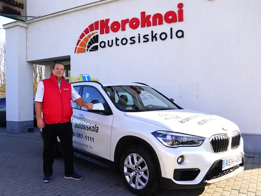 BMW X1 (automata) oktatójármű