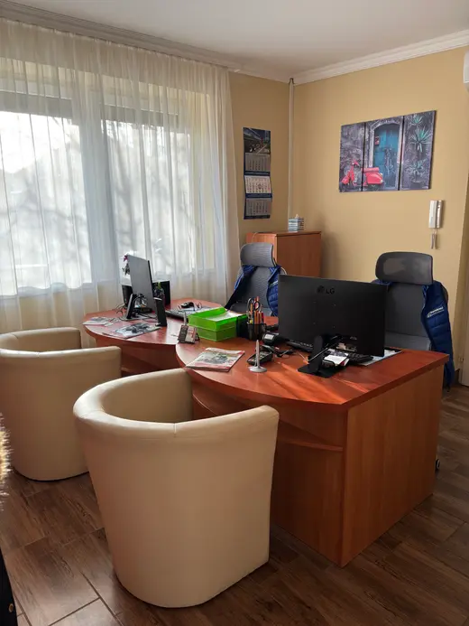 Desk and armchairs in the Balmazújváros reception