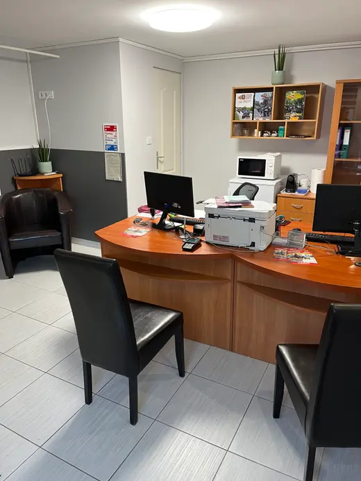 Reception desk at the Hajdúnánás office